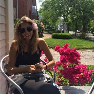 Meet your Posher, Daniela